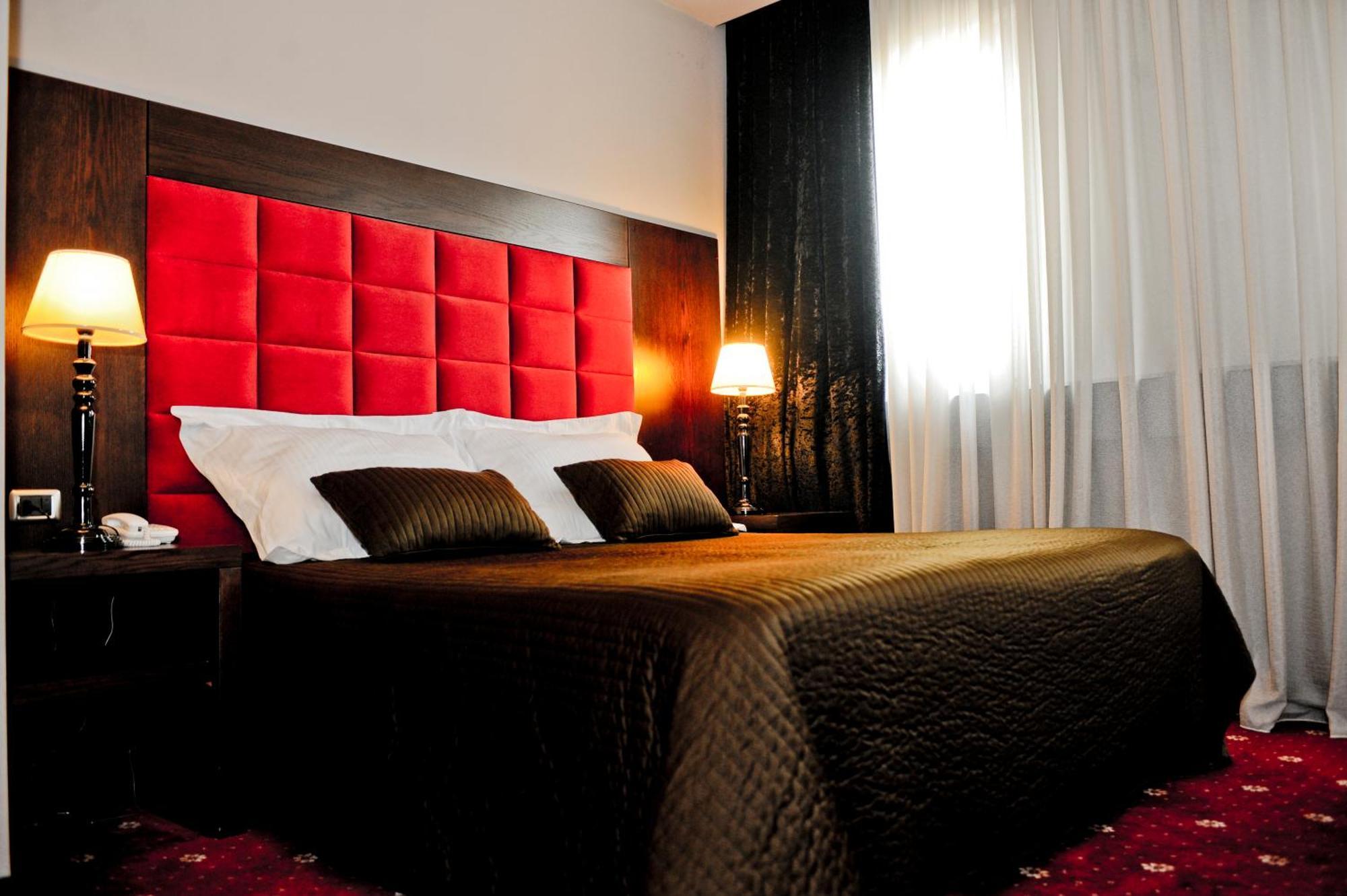 Hotel Doro City Tirana Exteriör bild